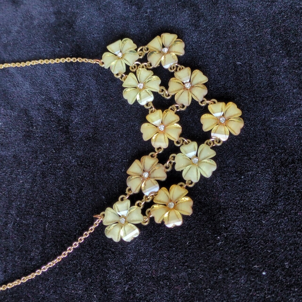 Flower Necklace - Picture 2 of 4